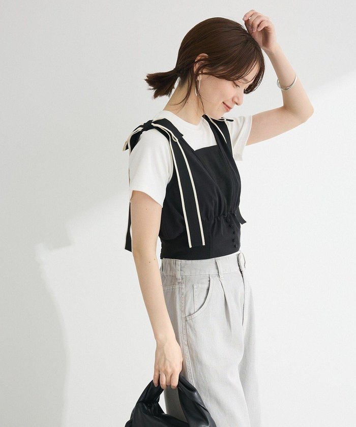 【グリーンパークス/Green Parks】の・swing by ショルダーリボンノースリーブ インテリア・キッズ・メンズ・レディースファッション・服の通販 founy(ファニー) https://founy.com/ ファッション Fashion レディースファッション Fashion for Women トップス・カットソー Cut & Sew Tops キャミソール&ノースリーブ Camisoles & Sleeveless Tops シャツ・ブラウス・オフィスカジュアル Elegant Blouses & Button-Ups ロングTシャツ・Tシャツ Longline T-Shirts & Tees カットソー・ベーシックTシャツ Cut-and-Sewn Tops / Stretch Tees & Basics おすすめ Recommended / Our Picks カットソー Cut and Sewn Top シャーリング Shirring, Ruched シンプル Simple, Minimal ノースリーブ Sleeveless, No-Sleeve フェミニン Feminine, Girly ポケット Pocket, Pocket Detail リボン Ribbon, Bow 夏 Summer 春 Spring S/S・春夏 SS, Spring/Summer, Warm Season |ID: prp329100004569325 ipo3291000000032327633