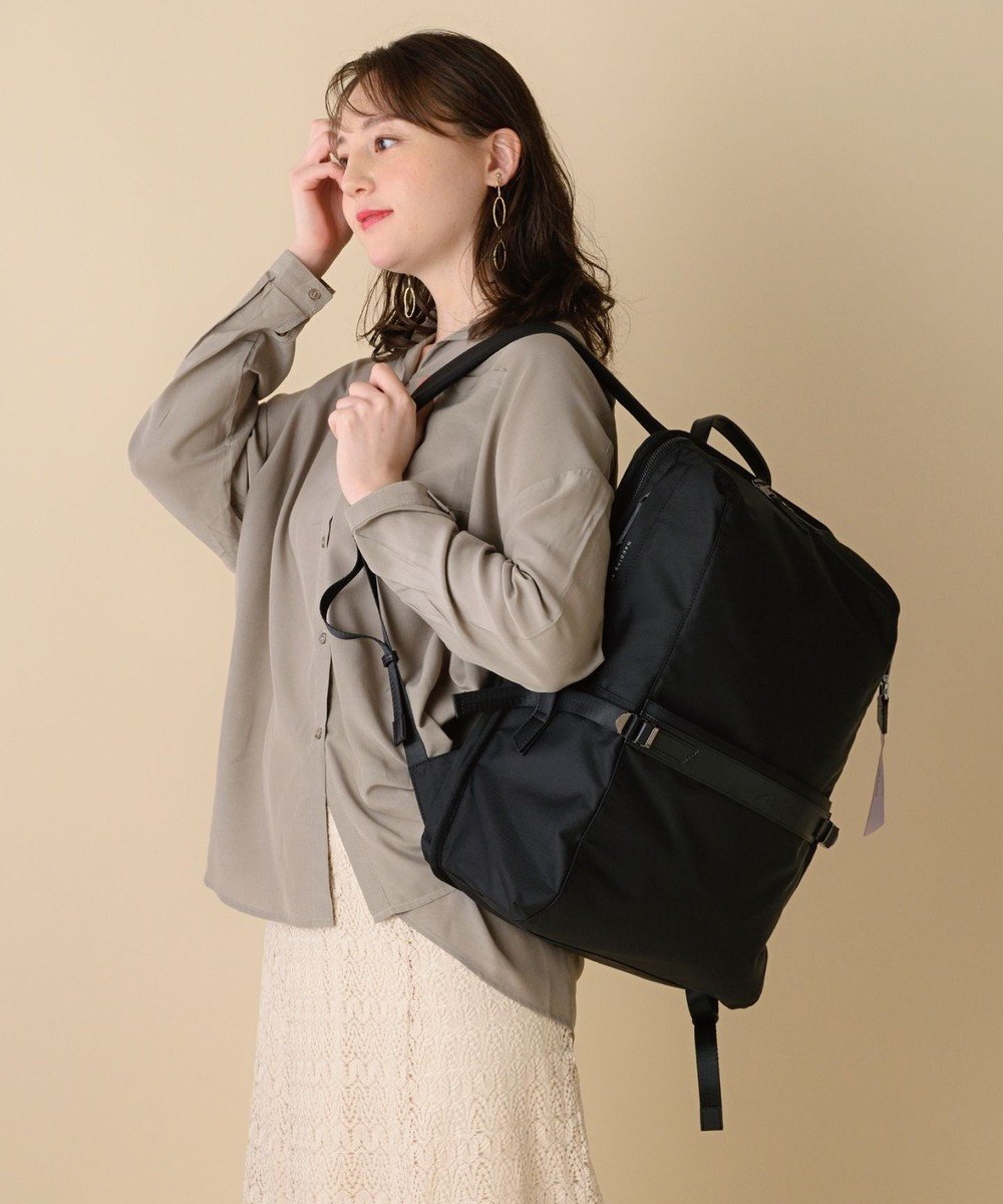 【エースバッグズアンドラゲッジ/ACE BAGS & LUGGAGE】のW .Day Night リッカ スクエアリュック B4サイズ 11713 ダブルアンドデイナイト ビジネスバッグ インテリア・キッズ・メンズ・レディースファッション・服の通販 founy(ファニー) 　ファッション　Fashion　レディースファッション　WOMEN　バッグ　Bag　コンパクト　Compact　傘　Umbrella　軽量　Lightweight　スエード　Suede　スクエア　Square　スリーブ　Sleeve　チャーム　Charm　バランス　Balance　フラップ　Flap　フロント　Front　ポケット　Pocket　リボン　Ribbon　リュック　Ruck Sack　ワーク　Work　おすすめ　Recommend　スーツケース キャリーケース　Suitcase　ビジネス 仕事 通勤　Business　ブラック|ID: prp329100004570232 ipo3291000000032336314
