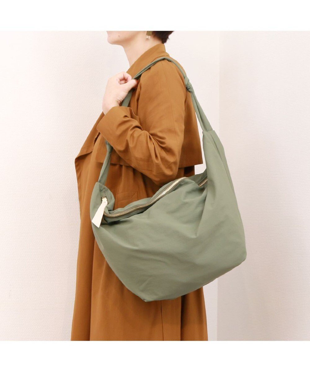 【アンビリオン/UNBILLION】のカシュカシュ cachecache / シワナイロンビッグバッグ インテリア・キッズ・メンズ・レディースファッション・服の通販 founy(ファニー) ファッション Fashion レディースファッション Fashion for Women バッグ Bags カラフル Colorful Design ショルダー Shoulder, Shoulder Strap ハンド Hand, Handmade ビッグ Big, Oversized フィット Fit, Slim Fit ポケット Pocket, Pocket Detail ミックス Mix, Mixed Style モチーフ Motif, Design Theme 再入荷 Restock / Back in Stock ビジネス 仕事 通勤 Business / Work / Commuting カーキ|ID: prp329100004570292 ipo3291000000033554473