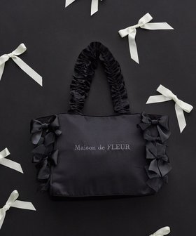 【メゾンドフルール/Maison de FLEUR】のリボンギャザーハンドルトートバッグ 人気、トレンドファッション・服の通販 founy(ファニー) ファッション Fashion レディースファッション Fashion for Women バッグ Bags オーガンジー Organza Fabric ギャザー Gathered, Ruffled サテン Satin, Glossy Fabric ポケット Pocket, Pocket Detail リボン Ribbon, Bow ビジネス 仕事 通勤 Business / Work / Commuting |ID:prp329100004570333