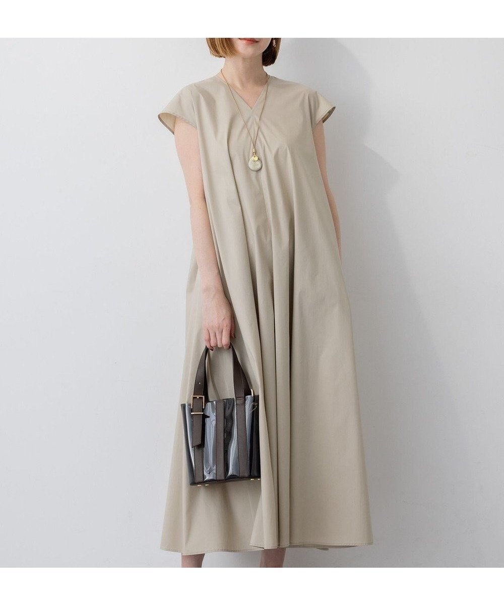 【23区/NIJYUSANKU】の【接触冷感/撥水加工/洗える】ストレッチブロード Vネックワンピース インテリア・キッズ・メンズ・レディースファッション・服の通販 founy(ファニー) 　ファッション　Fashion　レディースファッション　Fashion for Women　ワンピース　Dresses　春　Spring　洗える　Machine Washable　ストレッチ　Stretch, Stretchy Fabric　パウダー　Powder, Soft Tone　ブロード　Broadcloth, Fine Cotton　S/S・春夏　SS, Spring/Summer, Warm Season　夏　Summer　2025年　2025　2025春夏・S/S　Spring/Summer 2025 SS25　ベージュ系|ID: prp329100004570403 ipo3291000000032725868