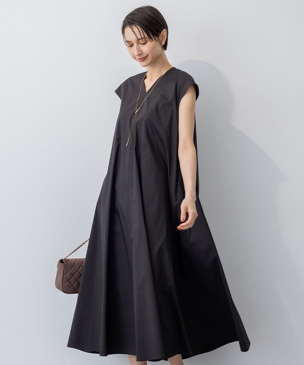 【23区/NIJYUSANKU】の【接触冷感/撥水加工/洗える】ストレッチブロード Vネックワンピース インテリア・キッズ・メンズ・レディースファッション・服の通販 founy(ファニー) 　ファッション　Fashion　レディースファッション　Fashion for Women　ワンピース　Dresses　2025年　2025　2025春夏・S/S　Spring/Summer 2025 SS25　ストレッチ　Stretch, Stretchy Fabric　パウダー　Powder, Soft Tone　ブロード　Broadcloth, Fine Cotton　夏　Summer　春　Spring　S/S・春夏　SS, Spring/Summer, Warm Season　洗える　Machine Washable　ブラック系|ID: prp329100004570403 ipo3291000000035538586