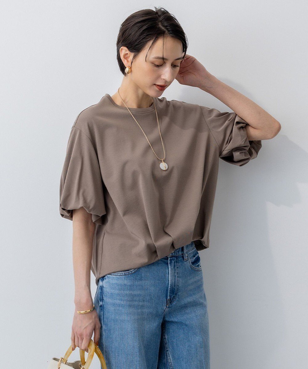 【23区/NIJYUSANKU】の【WEB 一部店舗限定/接触冷感】ツイストコットンプレーティング バルーンスリーブ カットソー インテリア・キッズ・メンズ・レディースファッション・服の通販 founy(ファニー) 　ファッション　Fashion　レディースファッション　Fashion for Women　トップス・カットソー　Cut & Sew Tops　シャツ・ブラウス・オフィスカジュアル　Elegant Blouses & Button-Ups　ロングTシャツ・Tシャツ　Longline T-Shirts & Tees　カットソー・ベーシックTシャツ　Cut-and-Sewn Tops / Stretch Tees & Basics　春　Spring　カットソー　Cut and Sewn Top　シンプル　Simple, Minimal　スリーブ　Sleeve, Long Sleeve / Short Sleeve　バルーン　Balloon, Balloon Silhouette　ベーシック　Basic, Essential　ボトム　Bottoms, Lower Wear　レギュラー　Regular, Standard Fit　ワイド　Wide, Wide Fit　S/S・春夏　SS, Spring/Summer, Warm Season　夏　Summer　2025年　2025　2025春夏・S/S　Spring/Summer 2025 SS25　ブラウン系|ID: prp329100004570410 ipo3291000000032337618