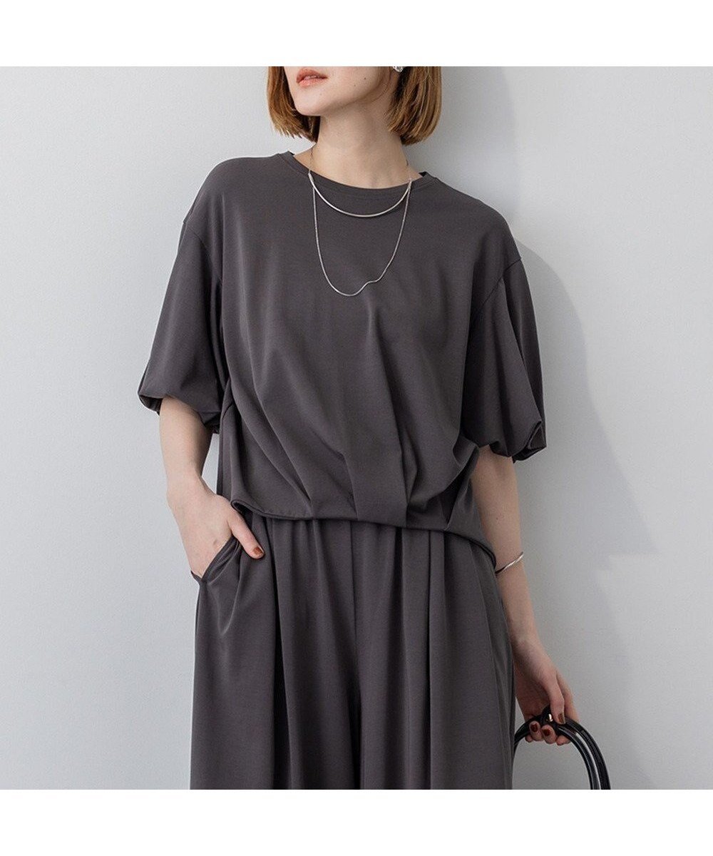 【23区/NIJYUSANKU】の【WEB 一部店舗限定/接触冷感】ツイストコットンプレーティング バルーンスリーブ カットソー インテリア・キッズ・メンズ・レディースファッション・服の通販 founy(ファニー) 　ファッション　Fashion　レディースファッション　Fashion for Women　トップス・カットソー　Cut & Sew Tops　シャツ・ブラウス・オフィスカジュアル　Elegant Blouses & Button-Ups　ロングTシャツ・Tシャツ　Longline T-Shirts & Tees　カットソー・ベーシックTシャツ　Cut-and-Sewn Tops / Stretch Tees & Basics　春　Spring　カットソー　Cut and Sewn Top　シンプル　Simple, Minimal　スリーブ　Sleeve, Long Sleeve / Short Sleeve　バルーン　Balloon, Balloon Silhouette　ベーシック　Basic, Essential　ボトム　Bottoms, Lower Wear　レギュラー　Regular, Standard Fit　ワイド　Wide, Wide Fit　S/S・春夏　SS, Spring/Summer, Warm Season　夏　Summer　2025年　2025　2025春夏・S/S　Spring/Summer 2025 SS25　グレー系|ID: prp329100004570410 ipo3291000000035770530