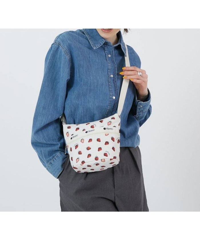 【レスポートサック/LeSportsac】のMINI BUCKET SHOULDER BAG/ビタースウィートベリー インテリア・キッズ・メンズ・レディースファッション・服の通販 founy(ファニー) https://founy.com/ ファッション Fashion レディースファッション Fashion for Women アウトドア Outdoor Clothing スマート Smart, Elegant 財布 Wallet, Purse バケツ Bucket, Bucket Style プリント Print, Printed Pattern ポケット Pocket, Pocket Detail ポーチ Pouch, Small Case リネン Linen, Linen Fabric おすすめ Recommended / Our Picks 旅行 Travel |ID: prp329100004571818 ipo3291000000033708478