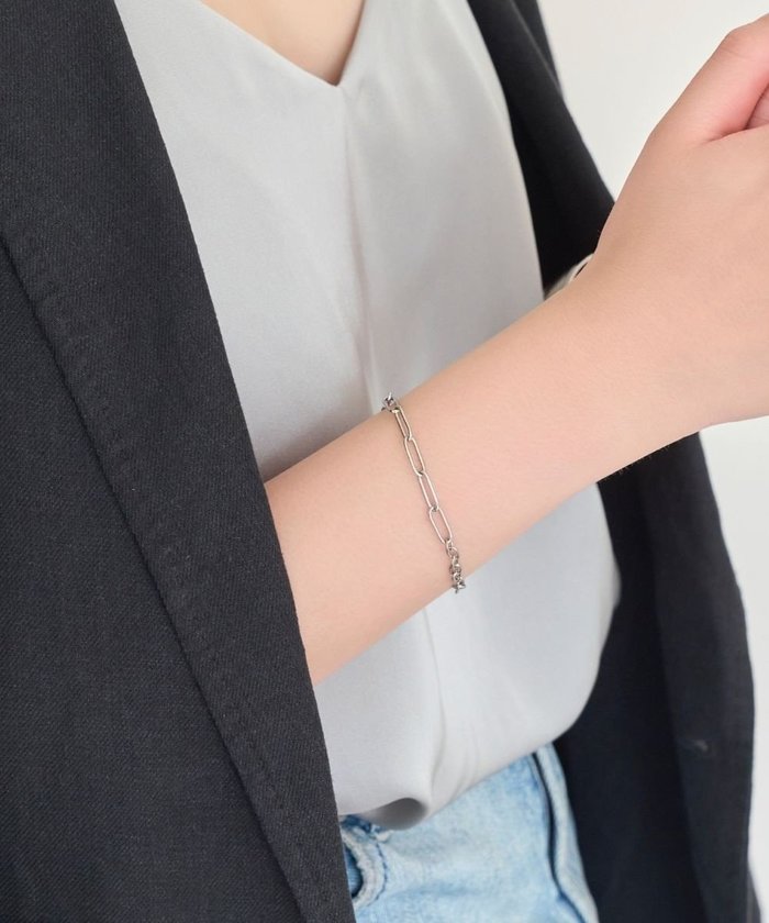 【フィービィー/phoebe】の【金属アレルギー対応】チャンキーミックスチェーンブレスレット シルバー/サージカルステンレス インテリア・キッズ・メンズ・レディースファッション・服の通販 founy(ファニー) https://founy.com/ ファッション Fashion レディースファッション Fashion for Women ジュエリー Jewelry チェーン＆カフブレスレット Cuff & Chain Bracelets アクセサリー Fashion Accessories シルバー Silver, Metallic Silver シンプル Simple, Minimal スタイリッシュ Stylish, Fashionable チェーン Chain, Chain Strap バランス Balance, Style Balance ブレスレット Bracelet, Wristband |ID: prp329100004572028 ipo3291000000033714243
