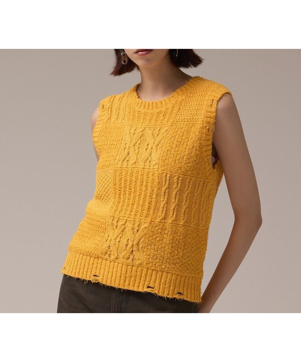 【グレース コンチネンタル/GRACE CONTINENTAL】のパッチワークニットトップ インテリア・キッズ・メンズ・レディースファッション・服の通販 founy(ファニー) ファッション Fashion レディースファッション Fashion for Women トップス・カットソー Cut & Sew Tops ニット Knit Tops & Sweaters ダメージ Distressed, Destroyed バランス Balance, Style Balance パッチワーク Patchwork, Mixed Fabric 夏 Summer 春 Spring S/S・春夏 SS, Spring/Summer, Warm Season 秋 Autumn イエロー|ID: prp329100004572154 ipo3291000000033658028