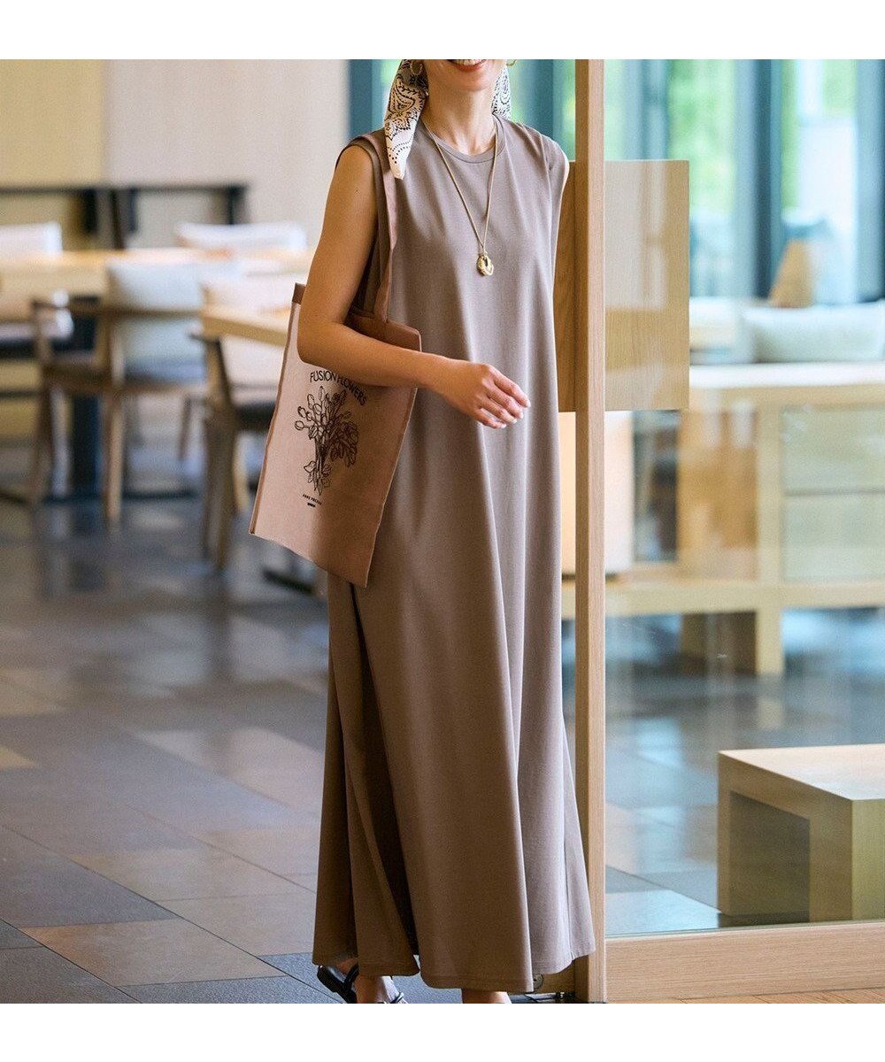【23区/NIJYUSANKU】の【Oggi8月号掲載/接触冷感/洗える】ツイストコットンプレーティング スリーブレスワンピース インテリア・キッズ・メンズ・レディースファッション・服の通販 founy(ファニー) 　雑誌掲載アイテム　Magazine Picks & Fashion Features　ファッション雑誌　Fashion Magazines　オッジ　Oggi　ファッション　Fashion　レディースファッション　Fashion for Women　ワンピース　Dresses　春　Spring　洗える　Machine Washable　カットソー　Cut and Sewn Top　シンプル　Simple, Minimal　雑誌　Magazine, Fashion Magazine　8月号　August Issue, Aug. Edition　フレア　Flare, Flared　ロング　Long, Long-Length　S/S・春夏　SS, Spring/Summer, Warm Season　夏　Summer　2025年　2025　2025春夏・S/S　Spring/Summer 2025 SS25　ブラウン系|ID: prp329100004572182 ipo3291000000035634878
