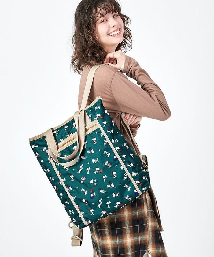 【レスポートサック/LeSportsac】のEVERYDAY TH BACKPACK/スヌーピーアンドウッドストックグリーン インテリア・キッズ・メンズ・レディースファッション・服の通販 founy(ファニー) https://founy.com/ ファッション Fashion レディースファッション Fashion for Women バッグ Bags クッション Cushion, Throw Pillow コレクション Collection, Seasonal Line スポーツ Sports, Activewear トートバッグ Tote Bag, Large Shoulder Bag ポケット Pocket, Pocket Detail マグネット Magnet, Magnetic Closure リュック Backpack, Rucksack おすすめ Recommended / Our Picks ゴルフ Golf ビジネス 仕事 通勤 Business / Work / Commuting |ID: prp329100004573068 ipo3291000000032769874
