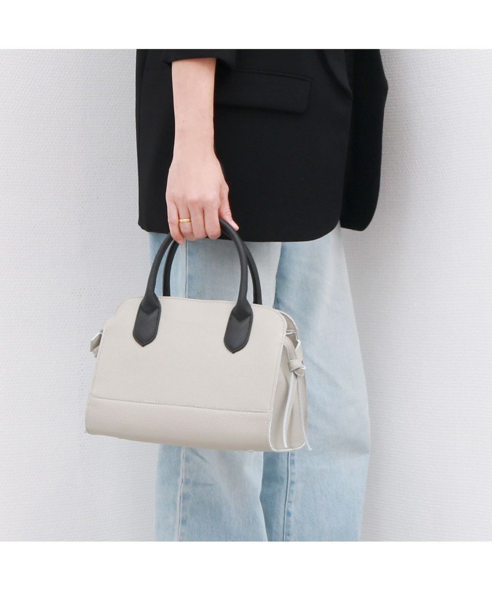 【アンビリオン/UNBILLION】のペルケ perche / 牛革スクエア2way手提げ インテリア・キッズ・メンズ・レディースファッション・服の通販 founy(ファニー) ファッション Fashion レディースファッション Fashion for Women おすすめ Recommended / Our Picks オケージョン Occasion Wear ショルダー Shoulder, Shoulder Strap スクエア Square, Square Shape フォルム Silhouette, Form リボン Ribbon, Bow 入学式 Entrance Ceremony 結婚式 Wedding 財布 Wallet, Purse ライトグレー|ID: prp329100004573165 ipo3291000000033408484