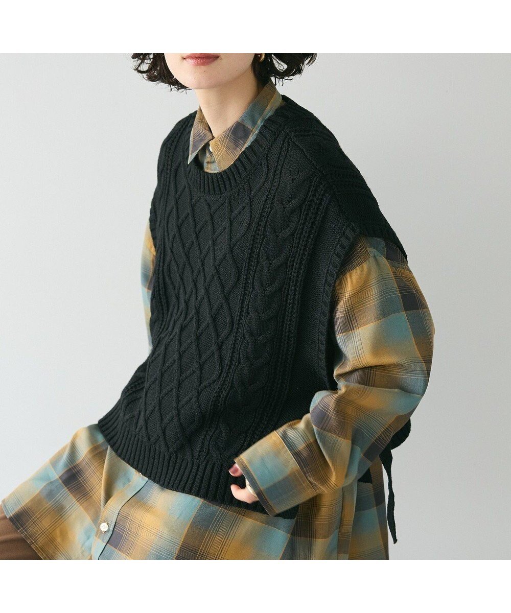 【クラフトスタンダードブティック/CRAFT STANDARD BOUTIQUE】の洗える/2WAYケーブルニットリボンベスト インテリア・キッズ・メンズ・レディースファッション・服の通販 founy(ファニー) 　ファッション　Fashion　レディースファッション　WOMEN　アウター　Coat Outerwear　トップス・カットソー　Tops/Tshirt　ニット　Knit Tops　ベスト/ジレ　Gilets/Vests　アクリル　Acrylic　洗える　Washable　ショルダー　Shoulder　スクエア　Square　ドロップ　Drop　フォルム　Form　ベスト　Vest　ベーシック　Basic　ポケット　Pocket　リボン　Ribbon　A/W・秋冬　Aw・Autumn/Winter・Fw・Fall-Winter　2024年　2024　2024-2025秋冬・A/W　Aw/Autumn/Winter/Fw/Fall/2024-2025　Black|ID: prp329100004573259 ipo3291000000032366121