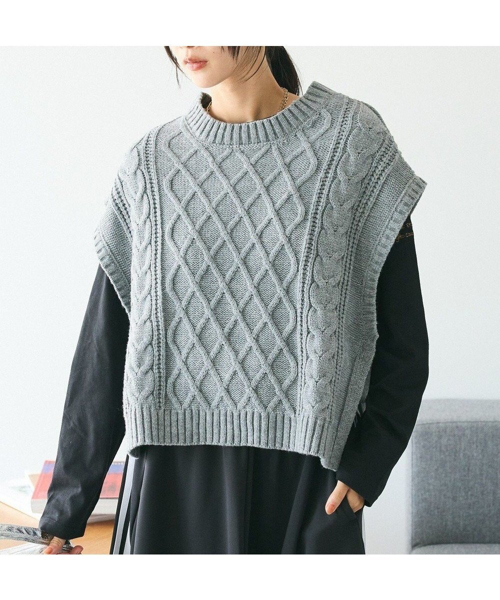 【クラフトスタンダードブティック/CRAFT STANDARD BOUTIQUE】の洗える/2WAYケーブルニットリボンベスト インテリア・キッズ・メンズ・レディースファッション・服の通販 founy(ファニー) 　ファッション　Fashion　レディースファッション　Fashion for Women　アウター　Coat / Outerwear Collection　トップス・カットソー　Cut & Sew Tops　ニット　Knit Tops & Sweaters　ベスト&ジレ / 重ね着スタイル　Vests & Gilets　アクリル　Acrylic Material　洗える　Machine Washable　ショルダー　Shoulder, Shoulder Strap　スクエア　Square, Square Shape　ドロップ　Drop Shoulder, Dropped Style　フォルム　Silhouette, Form　ベスト　Vest, Waistcoat　ベーシック　Basic, Essential　ポケット　Pocket, Pocket Detail　リボン　Ribbon, Bow　A/W・秋冬　Autumn/Winter　2024年　2024　2024-2025秋冬・A/W　Autumn/Winter 2024–25 AW24–25　Gray|ID: prp329100004573259 ipo3291000000033126742