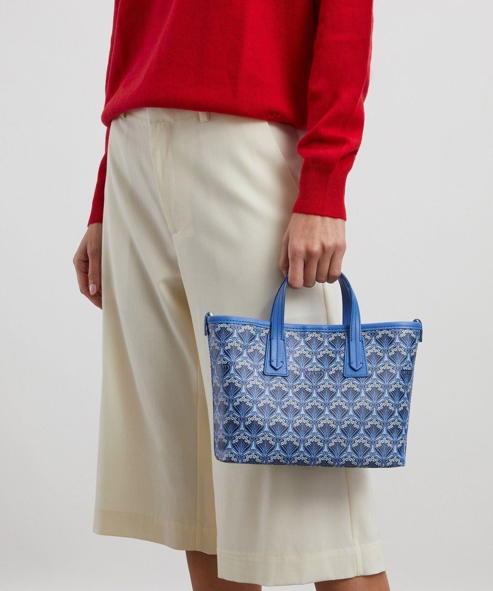 【リバティ/LIBERTY】のアイフィス ブルー ミニ マールボロ トートバッグ 人気、トレンドファッション・服の通販 founy(ファニー) 　ファッション　Fashion　レディースファッション　Ladies' Fashion Online　バッグ　Bag　イタリア　Italy　キャンバス　Canvas　コンパクト　Compact　コーティング　Coating　プリント　Print　ポケット　Pocket　マグネット　Magnet　リネン　Linen　ロンドン　London　おすすめ　Recommend　エレガント 上品　Elegant　 other-1|ID: prp329100004573298 ipo3291000000032366721