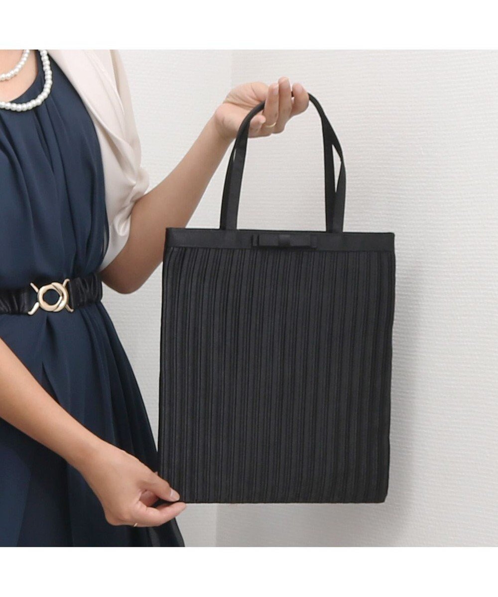 【アンビリオン/UNBILLION】のカシュカシュ cachecache / サテンプリーツサブバッグ インテリア・キッズ・メンズ・レディースファッション・服の通販 founy(ファニー) ファッション Fashion レディースファッション Fashion for Women バッグ Bags オケージョン Occasion Wear カラフル Colorful Design サテン Satin, Glossy Fabric スマート Smart, Elegant スリッパ Slippers, Room Shoes 財布 Wallet, Purse ハンド Hand, Handmade フォーマル Formal, Dressy プリーツ Pleats, Pleated ポケット Pocket, Pocket Detail ミックス Mix, Mixed Style モチーフ Motif, Design Theme リボン Ribbon, Bow 再入荷 Restock / Back in Stock エレガント 上品 Elegant 入学式 Entrance Ceremony 卒業式 Graduation Ceremony 結婚式 Wedding ブラック|ID: prp329100004573341 ipo3291000000036116252