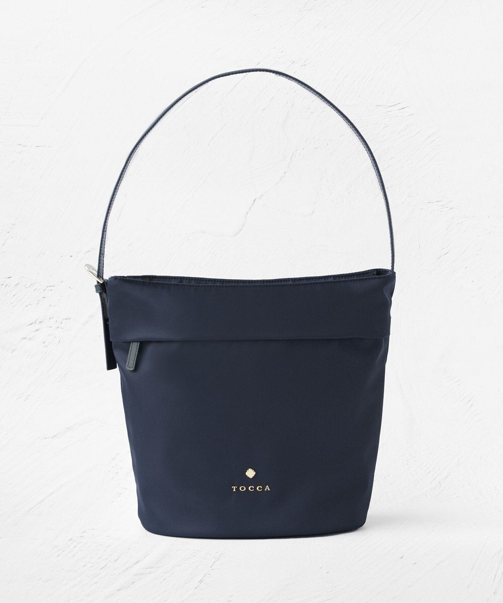 【トッカ/TOCCA】の【撥水】VERSER NYLONBAG ナイロンバッグ インテリア・キッズ・メンズ・レディースファッション・服の通販 founy(ファニー) 　ファッション　Fashion　レディースファッション　Ladies' Fashion Online　バッグ　Bag　傘　Umbrella　シンプル　Simple　財布　Wallet　トレンド　Trend　フェミニン　Feminine　フォルム　Form　フロント　Front　ポケット　Pocket　マグネット　Magnet　A/W・秋冬　Aw・Autumn/Winter・Fw・Fall-Winter　冬　Winter　ビジネス 仕事 通勤　Business　ネイビー系|ID: prp329100004573348 ipo3291000000032366985