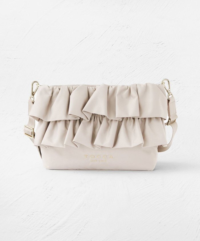 【トッカ/TOCCA】の【美人百花掲載】FRILL POCHETTE ポシェット インテリア・キッズ・メンズ・レディースファッション・服の通販 founy(ファニー) https://founy.com/ 雑誌掲載アイテム Magazine Picks & Fashion Features ファッション雑誌 Fashion Magazines ビジンヒャッカ 美人百花 ファッション Fashion レディースファッション Fashion for Women ショルダー Shoulder, Shoulder Strap シンプル Simple, Minimal ジップ Zip, Zipper 財布 Wallet, Purse 雑誌 Magazine, Fashion Magazine テクスチャー Texture, Textured Fabric フェミニン Feminine, Girly フリル Frill, Ruffle ポケット Pocket, Pocket Detail ポシェット Pochette, Mini Bag ポーチ Pouch, Small Case マグネット Magnet, Magnetic Closure リュクス Luxury, Elegant, High-End, Chic A/W・秋冬 Autumn/Winter 冬 Winter / This Winter 旅行 Travel |ID: prp329100004573355 ipo3291000000033849045