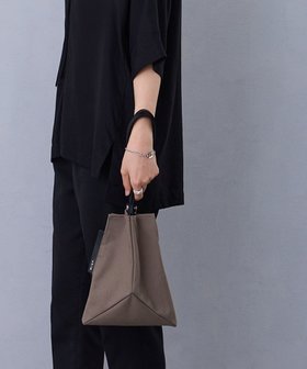 【ミオフィラノ/MioFIRANO】のCN-01 truss_hand bag コットン 綿麻キャンパー はっ水 MIOF. ミオフ 人気、トレンドファッション・服の通販 founy(ファニー) ファッション Fashion レディースファッション Ladies' Fashion Online アウトドア Outdoor 巾着 Purse スリム Slim ハンドバッグ Handbag ベーシック Basic ポケット Pocket 日本製 Made In Japan 旅行 Travel |ID:prp329100004573390