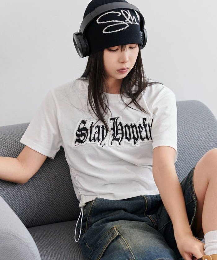 【ウィゴー/WEGO】のグラフィックサイドドロストショートT インテリア・キッズ・メンズ・レディースファッション・服の通販 founy(ファニー) https://founy.com/ ファッション Fashion レディースファッション Fashion for Women トップス・カットソー Cut & Sew Tops シャツ・ブラウス・オフィスカジュアル Elegant Blouses & Button-Ups ロングTシャツ・Tシャツ Longline T-Shirts & Tees カットソー・ベーシックTシャツ Cut-and-Sewn Tops / Stretch Tees & Basics カットソー Cut and Sewn Top グラフィック Graphic, Graphic Design コンパクト Compact, Small Size ショート Short, Short Length スマホ Smartphone, Mobile Device トレンド Trend, Trending Now ボトム Bottoms, Lower Wear 半袖 Short Sleeve, Half Sleeve 夏 Summer 春 Spring S/S・春夏 SS, Spring/Summer, Warm Season |ID: prp329100004574025 ipo3291000000033523531