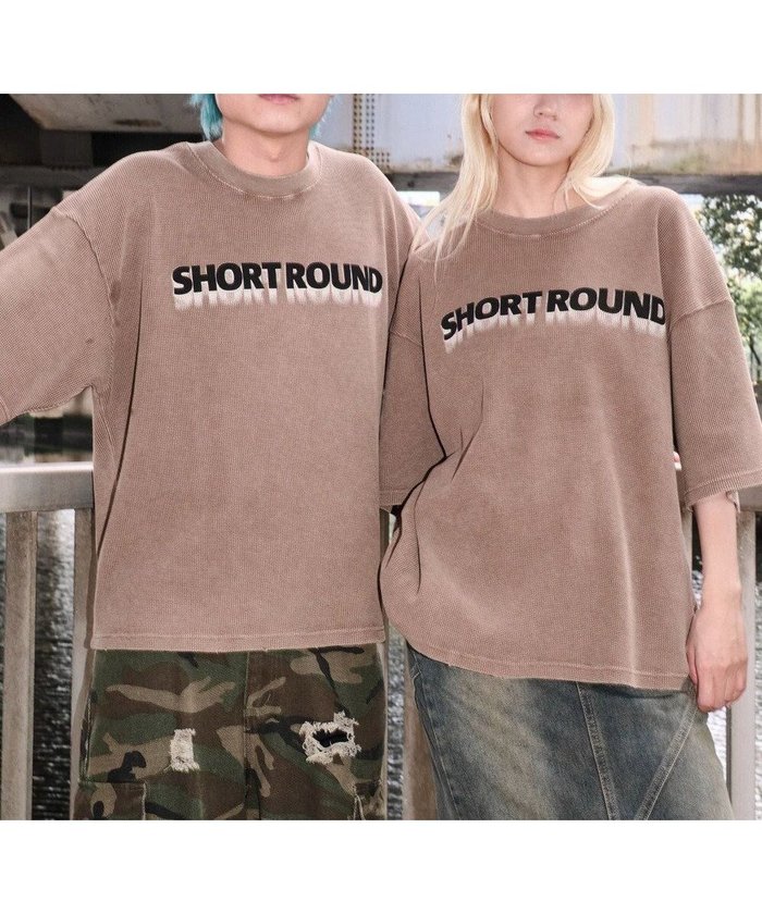 【ウィゴー/WEGO】の【ユニセックス着用ITEM/MLサイズ展開】ブリーチワッフルダメージグラフィックT(SS) インテリア・キッズ・メンズ・レディースファッション・服の通販 founy(ファニー) https://founy.com/ ファッション Fashion レディースファッション Fashion for Women トップス・カットソー Cut & Sew Tops シャツ・ブラウス・オフィスカジュアル Elegant Blouses & Button-Ups ロングTシャツ・Tシャツ Longline T-Shirts & Tees カットソー・ベーシックTシャツ Cut-and-Sewn Tops / Stretch Tees & Basics 春 Spring 秋 Autumn カットソー Cut and Sewn Top スマホ Smartphone, Mobile Device ダメージ Distressed, Destroyed デニム Denim, Jeans Material トレンド Trend, Trending Now ハーフ Half, Half-Length フロント Front, Front Design ブリーチ Bleach, Washed Finish プリーツ Pleats, Pleated ワッフル Waffle, Waffle Knit S/S・春夏 SS, Spring/Summer, Warm Season おすすめ Recommended / Our Picks 夏 Summer |ID: prp329100004574100 ipo3291000000032723891