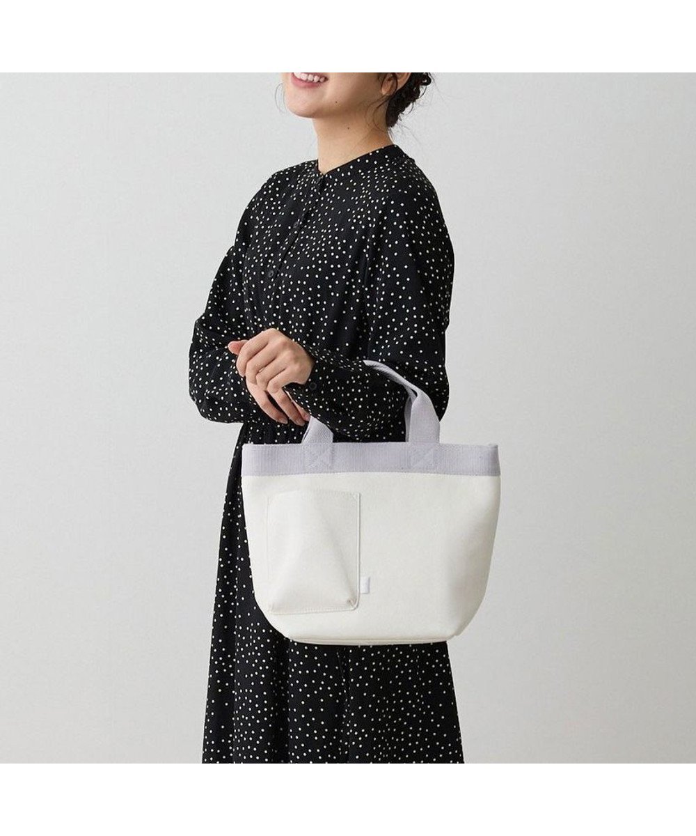 【ルートート/ROOTOTE】の1047【スマホ用ポケット付き】SN.デリ.クロレ-C インテリア・キッズ・メンズ・レディースファッション・服の通販 founy(ファニー) 　ファッション　Fashion　レディースファッション　Fashion for Women　バッグ　Bags　カメラ　Camera Accessories　ボックス　Boxy, Box Shape　ポケット　Pocket, Pocket Detail　ポーチ　Pouch, Small Case　新作・新入荷　New Arrivals / New In　01:ホワイト|ID: prp329100004574999 ipo3291000000032709488