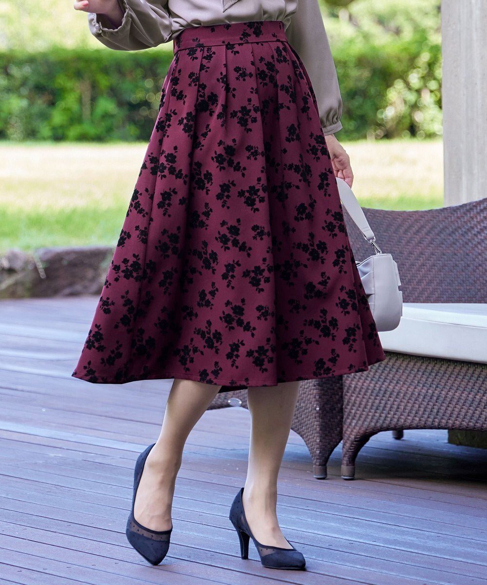 【ティアクラッセ/Tiaclasse】の【洗える】フロッキースカート インテリア・キッズ・メンズ・レディースファッション・服の通販 founy(ファニー) 　ファッション　Fashion　レディースファッション　Fashion for Women　スカート　Skirts　アクセサリー　Fashion Accessories　ウォッシャブル　Machine Washable　オケージョン　Occasion Wear　洗える　Machine Washable　カーディガン　Cardigan, Knitwear　クラシカル　Classical, Vintage-Inspired　チェック　Check, Plaid, Tartan　チュニック　Tunic, Long Top　フェミニン　Feminine, Girly　フォーマル　Formal, Dressy　フラワー　Flower, Floral　フレア　Flare, Flared　フロント　Front, Front Design　楽ちん　Easy Fit, Comfortable　A/W・秋冬　Autumn/Winter　再入荷　Restock / Back in Stock　エレガント 上品　Elegant　新作・新入荷　New Arrivals / New In　ビジネス 仕事 通勤　Business / Work / Commuting　ボルドー(花柄)|ID: prp329100004576224 ipo3291000000033529464