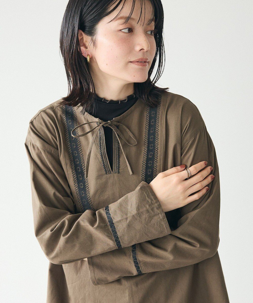 【クラフトスタンダードブティック/CRAFT STANDARD BOUTIQUE】の刺繍入りツイルVネックチュニック インテリア・キッズ・メンズ・レディースファッション・服の通販 founy(ファニー) 　ファッション　Fashion　レディースファッション　Fashion for Women　ワンピース　Dresses　チュニック　Tunic Tops & Dresses　シャーリング　Shirring, Ruched　セットアップ　Set-Up, Coordinated Outfit　チュニック　Tunic, Long Top　ツイル　Twist, Twisted Detail　フリル　Frill, Ruffle　フロント　Front, Front Design　ポケット　Pocket, Pocket Detail　レース　Lace, Lace Fabric　A/W・秋冬　Autumn/Winter　おすすめ　Recommended / Our Picks　2024年　2024　エレガント 上品　Elegant　2024-2025秋冬・A/W　Autumn/Winter 2024–25 AW24–25　Khaki|ID: prp329100004576466 ipo3291000000033417791