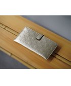 【ミヤビヤ/MIYABIYA】のLa quoh with kirakaracho 南蛮七宝 エンボスレザー スリムウォレット 人気、トレンドファッション・服の通販 founy(ファニー) ファッション Fashion レディースファッション Fashion for Women ミニ財布・二つ折り財布 Wallets & Card Cases 抗菌 Antibacterial, Bacteria-Resistant シンプル Simple, Minimal 財布 Wallet, Purse プリント Print, Printed Pattern ポケット Pocket, Pocket Detail おすすめ Recommended / Our Picks エレガント 上品 Elegant thumbnail 利休白茶金色|ID: prp329100004576804 ipo3291000000033478640