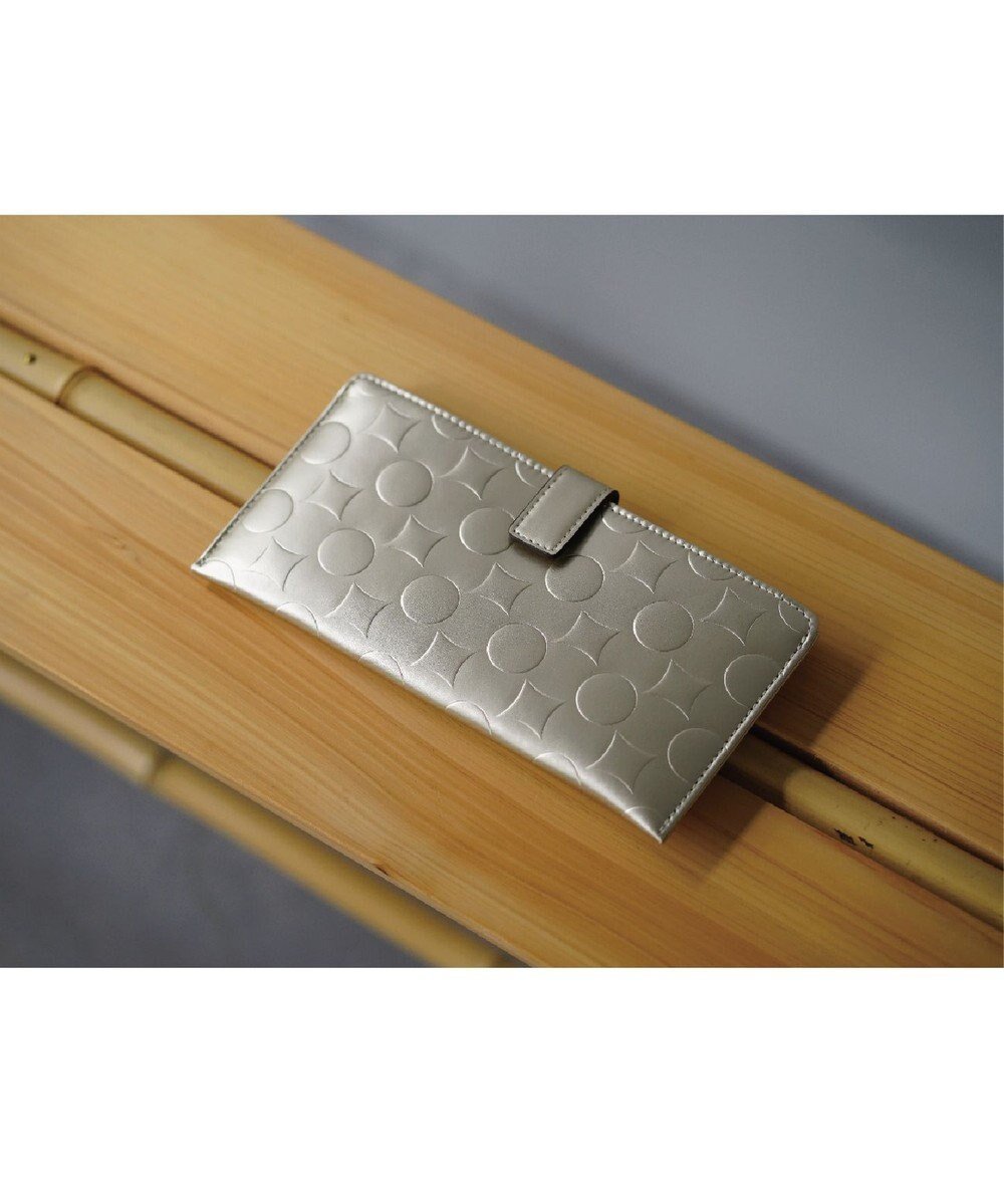 【ミヤビヤ/MIYABIYA】のLa quoh with kirakaracho 南蛮七宝 エンボスレザー スリムウォレット インテリア・キッズ・メンズ・レディースファッション・服の通販 founy(ファニー) ファッション Fashion レディースファッション Fashion for Women ミニ財布・二つ折り財布 Wallets & Card Cases 抗菌 Antibacterial, Bacteria-Resistant シンプル Simple, Minimal 財布 Wallet, Purse プリント Print, Printed Pattern ポケット Pocket, Pocket Detail おすすめ Recommended / Our Picks エレガント 上品 Elegant 利休白茶金色|ID: prp329100004576804 ipo3291000000034318135