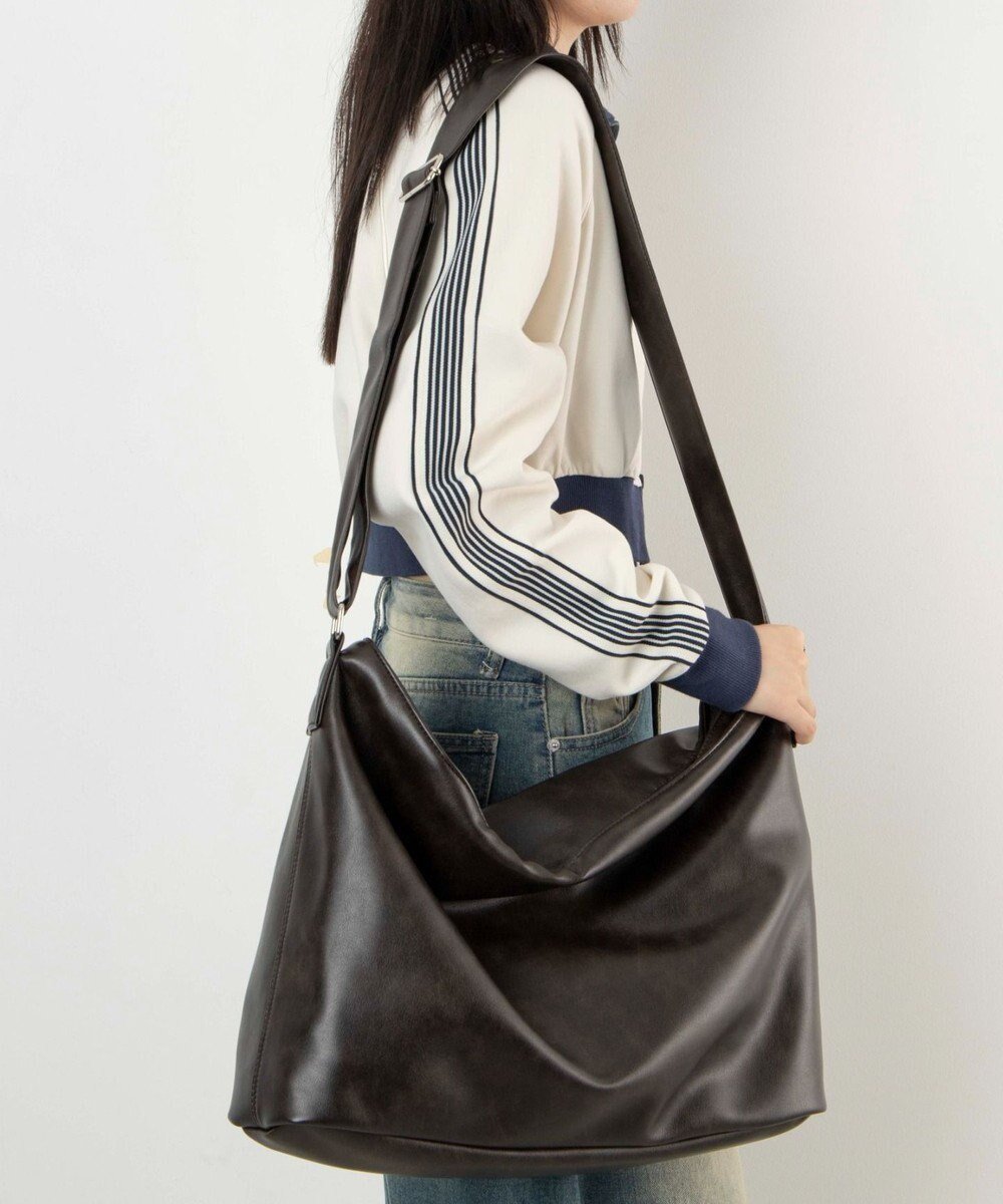 【ウィゴー/WEGO】の【ユニセックス着用ITEM】レザータッチBIGショルダー 人気、トレンドファッション・服の通販 founy(ファニー) 　ファッション　Fashion　レディースファッション　Fashion for Women　アクセサリー　Fashion Accessories　ショルダー　Shoulder, Shoulder Strap　スマホ　Smartphone, Mobile Device　ポケット　Pocket, Pocket Detail　 other-1|ID: prp329100004576829 ipo3291000000033671626