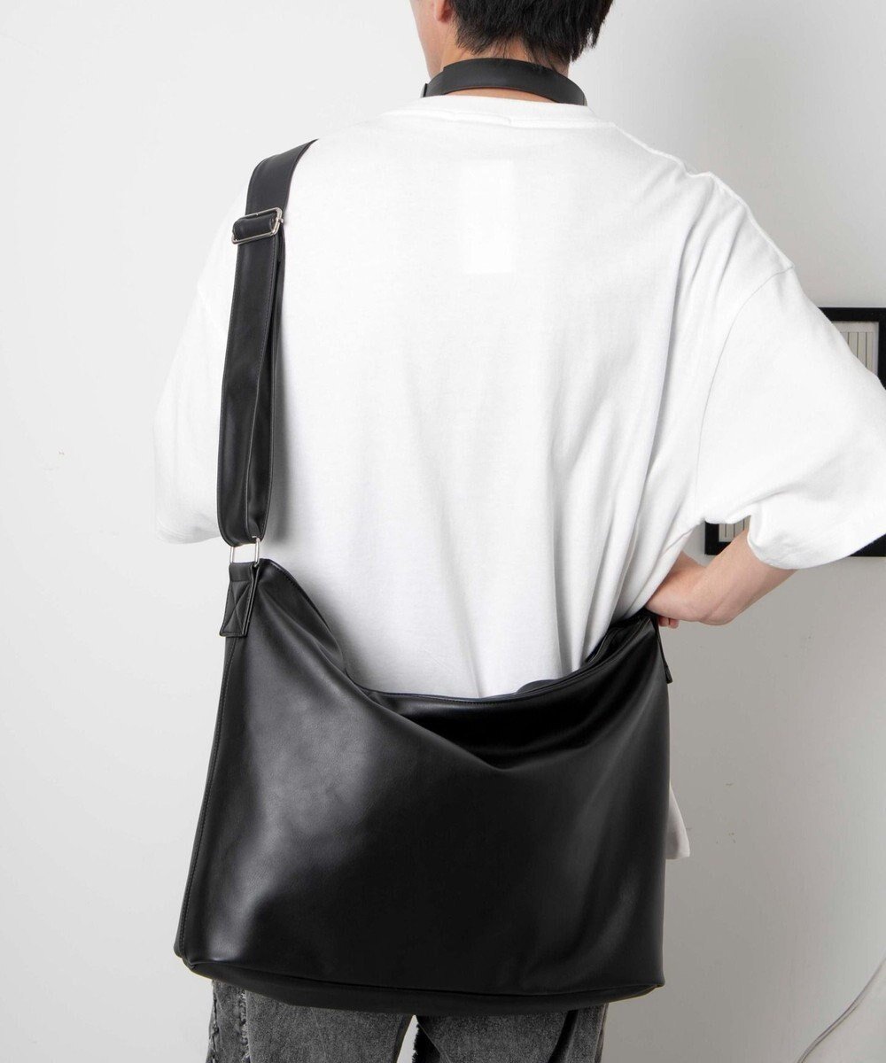 【ウィゴー/WEGO】の【ユニセックス着用ITEM】レザータッチBIGショルダー インテリア・キッズ・メンズ・レディースファッション・服の通販 founy(ファニー) 　ファッション　Fashion　レディースファッション　Fashion for Women　アクセサリー　Fashion Accessories　ショルダー　Shoulder, Shoulder Strap　スマホ　Smartphone, Mobile Device　ポケット　Pocket, Pocket Detail　ブラック|ID: prp329100004576829 ipo3291000000033671634
