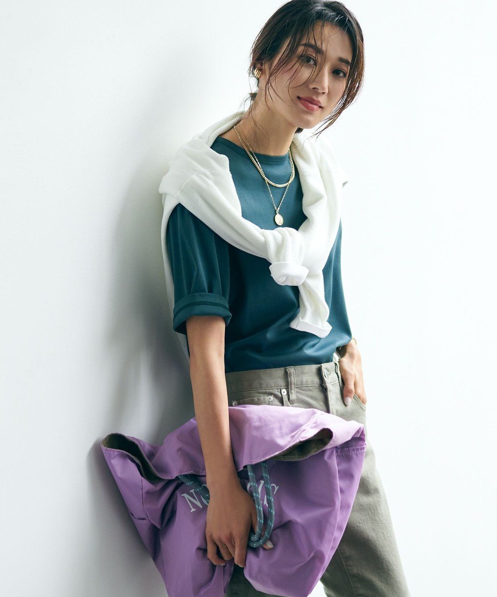 【23区/NIJYUSANKU】の【一部店舗限定】半袖 IT TEE インテリア・キッズ・メンズ・レディースファッション・服の通販 founy(ファニー) 　ファッション　Fashion　レディースファッション　WOMEN　トップス・カットソー　Tops/Tshirt　シャツ/ブラウス　Shirts/Blouses　ロング / Tシャツ　T-Shirts　カットソー　Cut and Sewn　春　Spring　カットソー　Cut And Sew　ストレッチ　Stretch　スリット　Slit　スリーブ　Sleeve　なめらか　Smooth　人気　Popularity　パターン　Pattern　フレンチ　French　ベーシック　Basic　ボトム　Bottom　半袖　Short Sleeve　リラックス　Relax　S/S・春夏　Ss・Spring/Summer　再入荷　Restock/Back In Stock/Re Arrival　夏　Summer　2023春夏・S/S　Ss,Spring/Summer,2023　2023年　2023　エレガント 上品　Elegant　グリーン系|ID: prp329100004577914 ipo3291000000032426438