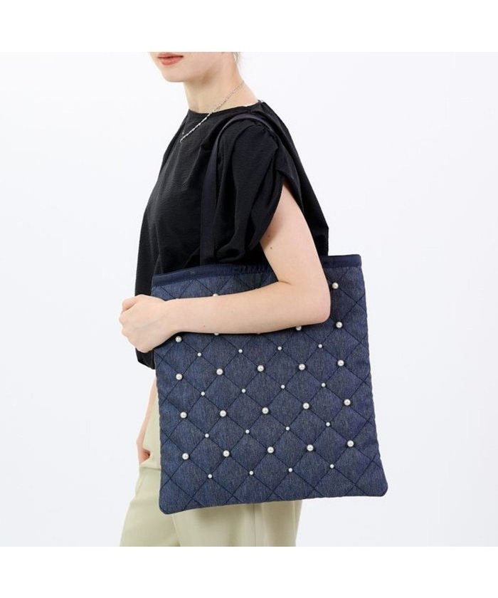 【レスポートサック/LeSportsac】のLG EMERALD TOTE W/ PEARLS/トワイライトパール インテリア・キッズ・メンズ・レディースファッション・服の通販 founy(ファニー) https://founy.com/ ファッション Fashion レディースファッション Fashion for Women バッグ Bags キルティング Quilted, Quilting コレクション Collection, Seasonal Line 軽量 Lightweight, Ultra Light シンプル Simple, Minimal スリム Slim, Slim Fit 雑誌 Magazine, Fashion Magazine デニム Denim, Jeans Material パール Pearl, Pearl Accent プリント Print, Printed Pattern ポケット Pocket, Pocket Detail おすすめ Recommended / Our Picks ビジネス 仕事 通勤 Business / Work / Commuting |ID: prp329100004578023 ipo3291000000034271619