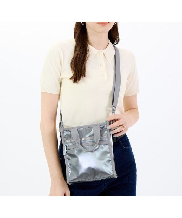【レスポートサック/LeSportsac】のMINI N/S TOTE/ガンメタルグレーシャイン インテリア・キッズ・メンズ・レディースファッション・服の通販 founy(ファニー) https://founy.com/ ファッション Fashion レディースファッション Fashion for Women バッグ Bags アウトドア Outdoor Clothing 軽量 Lightweight, Ultra Light ショルダー Shoulder, Shoulder Strap スクエア Square, Square Shape スマート Smart, Elegant 財布 Wallet, Purse プリント Print, Printed Pattern ポケット Pocket, Pocket Detail ポーチ Pouch, Small Case おすすめ Recommended / Our Picks 旅行 Travel エレガント 上品 Elegant |ID: prp329100004578034 ipo3291000000033617892