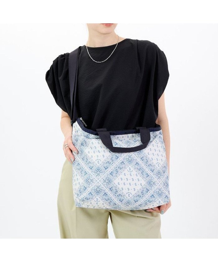 【レスポートサック/LeSportsac】のDELUXE EASY CARRY TOTE/バンダナブリーズ インテリア・キッズ・メンズ・レディースファッション・服の通販 founy(ファニー) https://founy.com/ ファッション Fashion レディースファッション Fashion for Women バッグ Bags ペイズリー Paisley, Ethnic Pattern ポケット Pocket, Pocket Detail ビジネス 仕事 通勤 Business / Work / Commuting |ID: prp329100004578037 ipo3291000000034271665