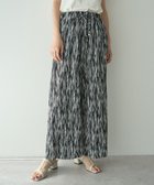 【イェッカ ヴェッカ/YECCA VECCA】のランダムアート柄プリーツパンツ Black|ID: prp329100004578047 ipo3291000000034295291