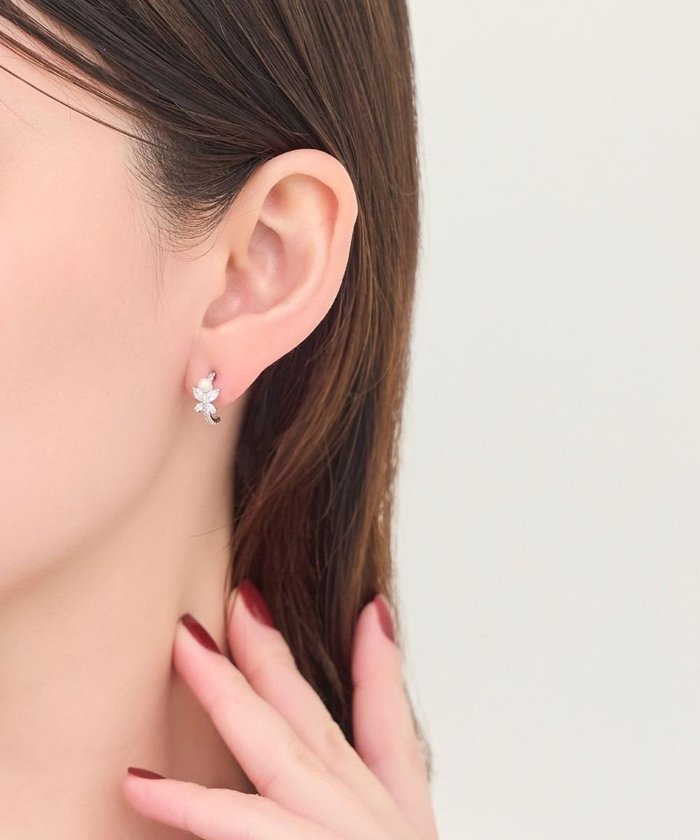 【フィービィー/phoebe】のロマンティックビジューバタフライフープピアス シルバー インテリア・キッズ・メンズ・レディースファッション・服の通販 founy(ファニー) https://founy.com/ ファッション Fashion レディースファッション Fashion for Women アクセサリー Fashion Accessories シルバー Silver, Metallic Silver ストーン Stone, Gem-Like パール Pearl, Pearl Accent フォーマル Formal, Dressy 再入荷 Restock / Back in Stock |ID: prp329100004578087 ipo3291000000032722516