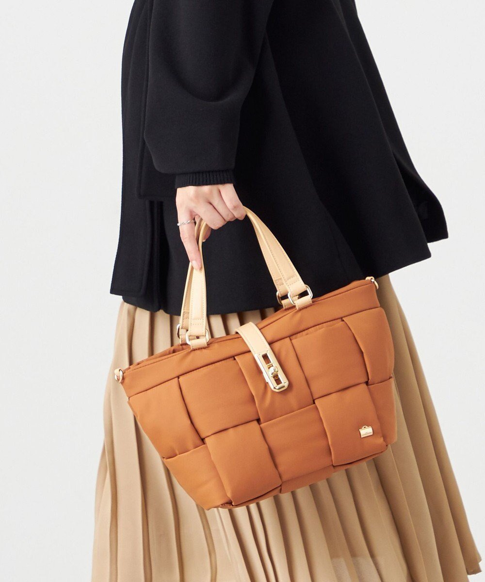 【ラ バガジェリー/LA BAGAGERIE】のパデットブロック2WAYミニトート 人気、トレンドファッション・服の通販 founy(ファニー) 　ファッション　Fashion　レディースファッション　Fashion for Women　バッグ　Bags　ショルダー　Shoulder, Shoulder Strap　スマート　Smart, Elegant　タフタ　Taffeta, Structured Fabric　ブロック　Block, Solid Block Pattern　ポケット　Pocket, Pocket Detail　メッシュ　Mesh, Net Fabric　軽量　Lightweight, Ultra Light　 other-1|ID: prp329100004579314 ipo3291000000033667775