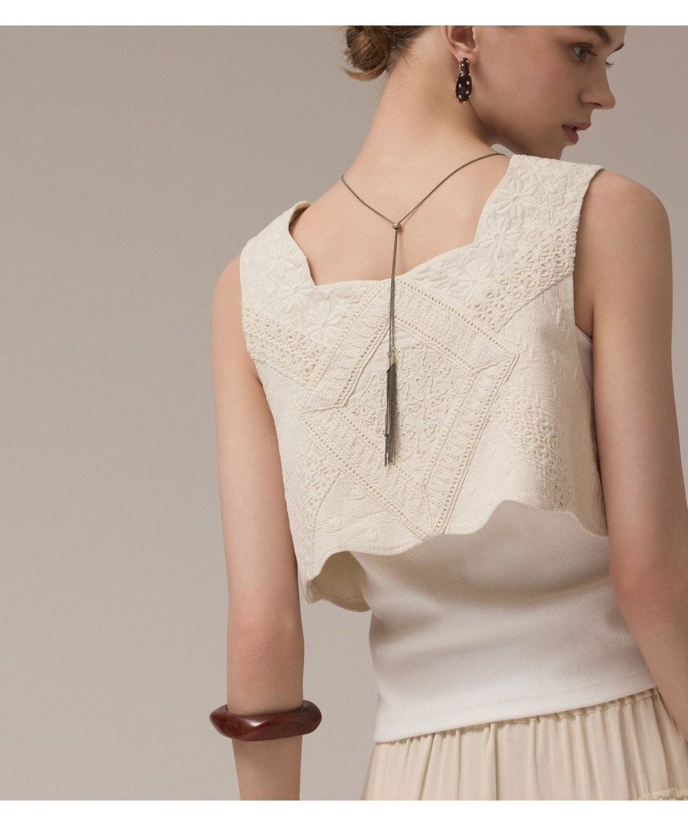 【グレース コンチネンタル/GRACE CONTINENTAL】のエンブロイダリージレ 人気、トレンドファッション・服の通販 founy(ファニー) 　ファッション　Fashion　レディースファッション　Ladies' Fashion Online　アウター　Coat Outerwear　トップス・カットソー　Tops/Tshirt　ベスト/ジレ　Gilets/Vests　スカラップ　Scalloped　バランス　Balance　ベスト　Vest　ワイド　Wide　ヴィンテージ　Vintage　再入荷　Restock/Back In Stock/Re Arrival　夏　Summer　春　Spring　S/S・春夏　Ss・Spring/Summer　 other-1|ID: prp329100004579526 ipo3291000000032442644
