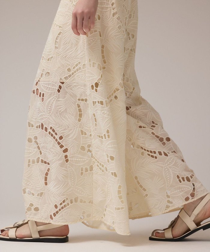 【グレース コンチネンタル/GRACE CONTINENTAL】のカットワークバギーパンツ インテリア・キッズ・メンズ・レディースファッション・服の通販 founy(ファニー) https://founy.com/ ファッション Fashion レディースファッション Fashion for Women パンツ Pants & Trousers サロペット Overalls, Salopette モチーフ Motif, Design Theme リゾート Resort, Vacation Style リーフ Leaf, Botanical Leaf ワーク Workwear, Utility Style 夏 Summer 春 Spring S/S・春夏 SS, Spring/Summer, Warm Season |ID: prp329100004579529 ipo3291000000034271944