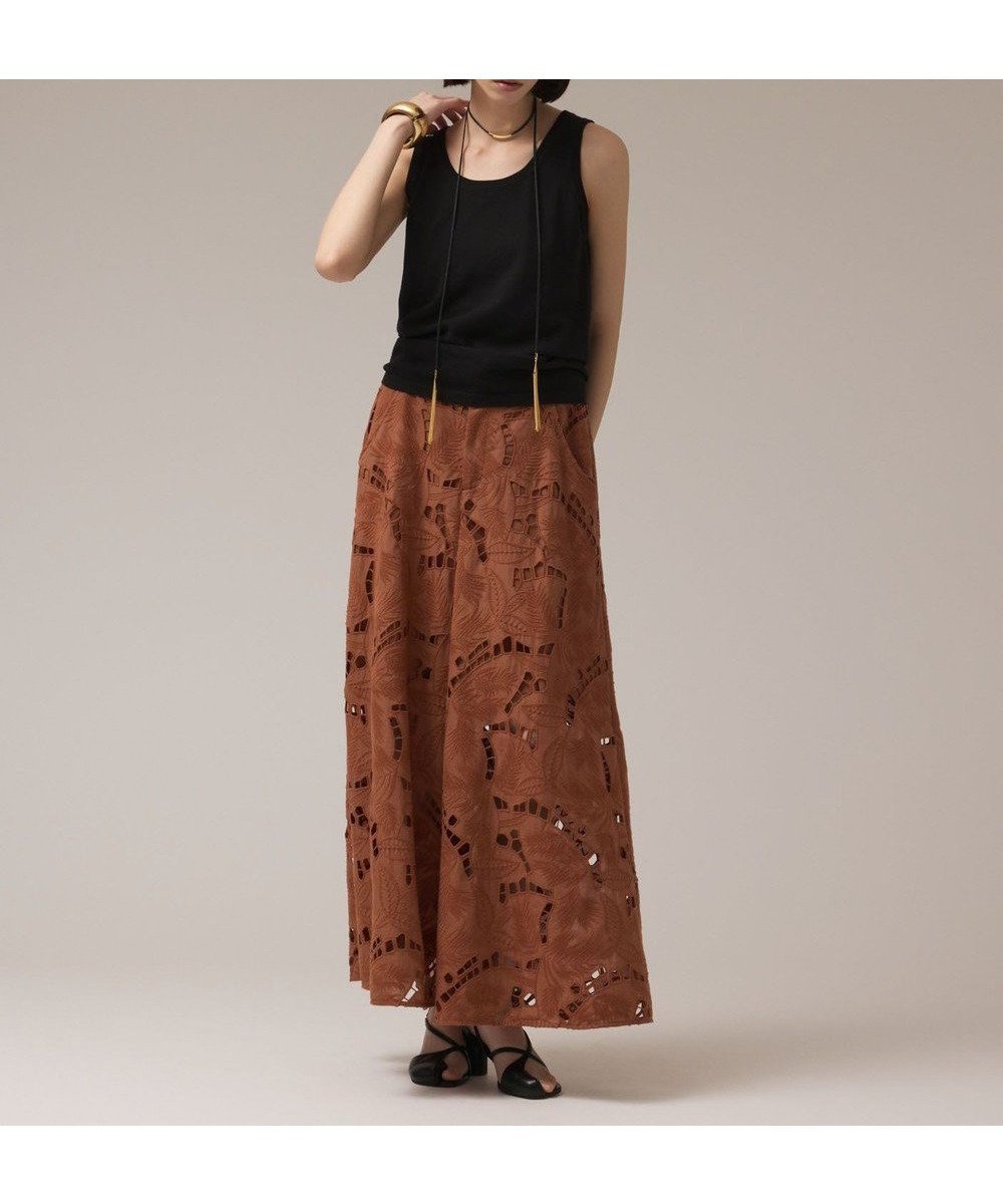 【グレース コンチネンタル/GRACE CONTINENTAL】のカットワークバギーパンツ インテリア・キッズ・メンズ・レディースファッション・服の通販 founy(ファニー) 　ファッション　Fashion　レディースファッション　Fashion for Women　パンツ　Pants & Trousers　サロペット　Overalls, Salopette　モチーフ　Motif, Design Theme　リゾート　Resort, Vacation Style　リーフ　Leaf, Botanical Leaf　ワーク　Workwear, Utility Style　夏　Summer　春　Spring　S/S・春夏　SS, Spring/Summer, Warm Season　ブラウン|ID: prp329100004579529 ipo3291000000034271947