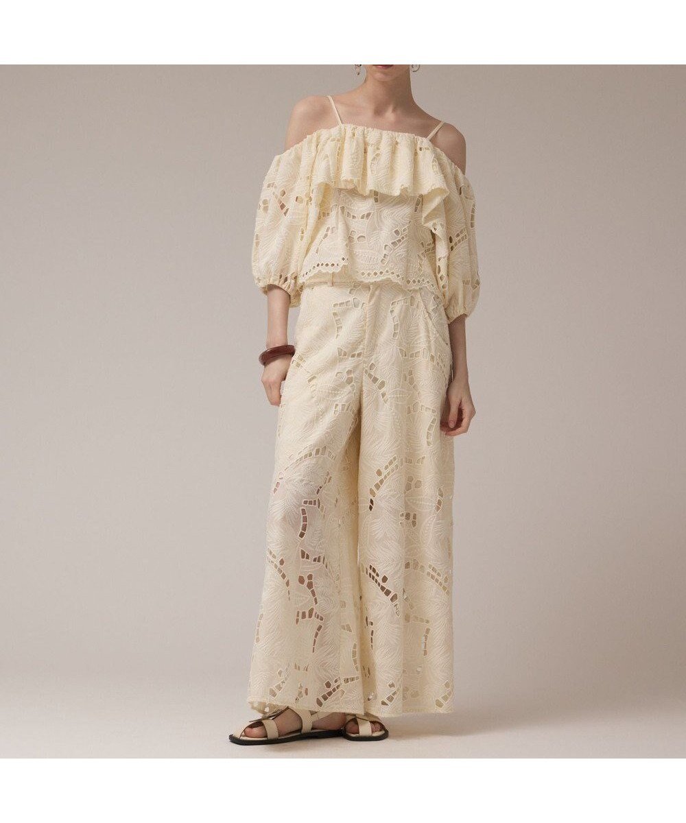 【グレース コンチネンタル/GRACE CONTINENTAL】のカットワークオフショルトップ 人気、トレンドファッション・服の通販 founy(ファニー) 　ファッション　Fashion　レディースファッション　Fashion for Women　トップス・カットソー　Cut & Sew Tops　サロペット　Overalls, Salopette　フェミニン　Feminine, Girly　モチーフ　Motif, Design Theme　リゾート　Resort, Vacation Style　リーフ　Leaf, Botanical Leaf　ワーク　Workwear, Utility Style　夏　Summer　春　Spring　S/S・春夏　SS, Spring/Summer, Warm Season　 other-1|ID: prp329100004579530 ipo3291000000033657192