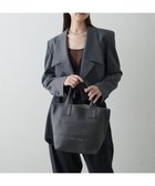 【イアクッチ/IACUCCI】のオペラ S CERVO/STAMPA INTERNA 人気、トレンドファッション・服の通販 founy(ファニー) ファッション Fashion レディースファッション Fashion for Women バッグ Bags イエロー Yellow 春 Spring コレクション Collection, Seasonal Line コンパクト Compact, Small Size シンプル Simple, Minimal 財布 Wallet, Purse フォルム Silhouette, Form プリント Print, Printed Pattern ワンポイント One Point, Statement Accent S/S・春夏 SS, Spring/Summer, Warm Season おすすめ Recommended / Our Picks 夏 Summer 旅行 Travel thumbnail チャコールグレー|ID: prp329100004579551 ipo3291000000035604603