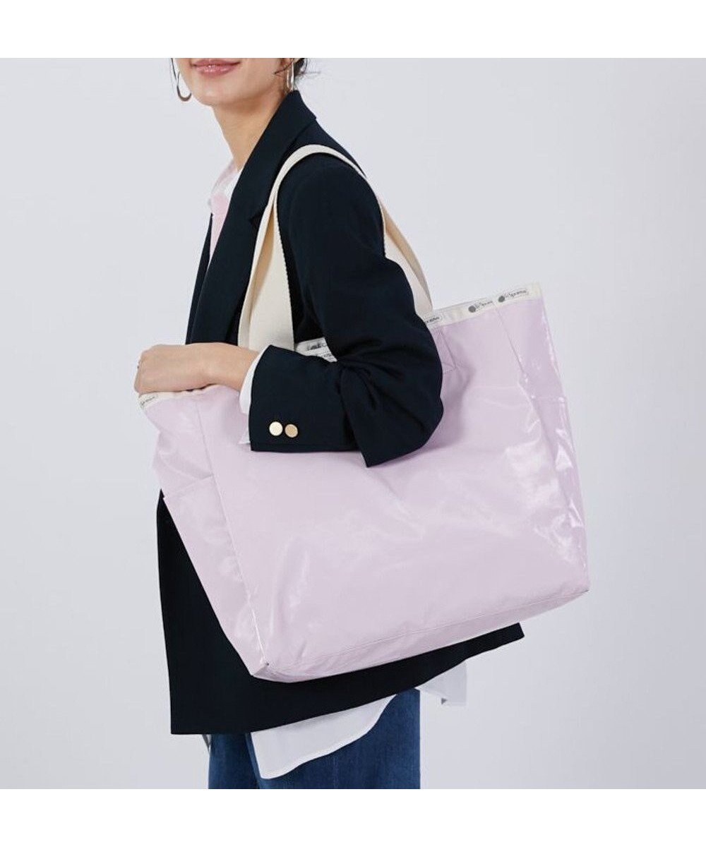 【レスポートサック/LeSportsac】のLG REVERSIBLE TOTE/2ウェイピンクシャイン/サンダー インテリア・キッズ・メンズ・レディースファッション・服の通販 founy(ファニー) 　ファッション　Fashion　レディースファッション　Ladies' Fashion Online　バッグ　Bag　軽量　Lightweight　シンプル　Simple　トラベル　Travel　プリント　Print　ポケット　Pocket　リバーシブル　Reversible　おすすめ　Recommend　旅行　Travel　ビジネス 仕事 通勤　Business　2ウェイピンクシャイン/サンダー|ID: prp329100004580414 ipo3291000000032453198