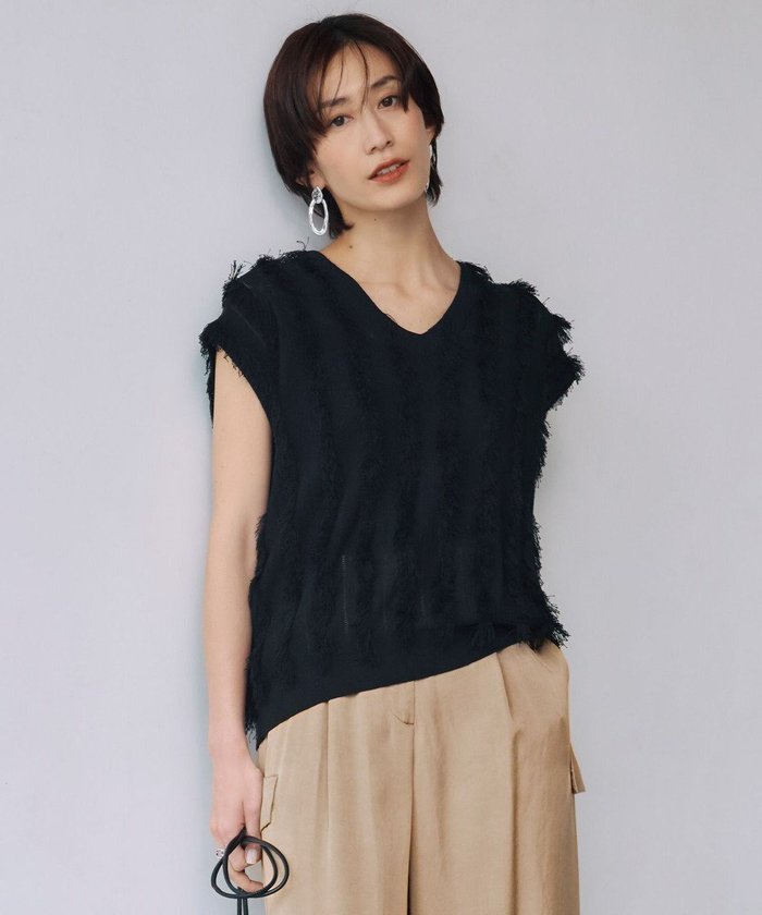 【アイシービー/iCB】の【洗える】カットジャガード Vネックニット インテリア・キッズ・メンズ・レディースファッション・服の通販 founy(ファニー) https://founy.com/ ファッション Fashion レディースファッション Fashion for Women トップス・カットソー Cut & Sew Tops ニット Knit Tops & Sweaters Vネックトップス V-Neck Tops / V-Cut Neckline Shirts 洗える Machine Washable 秋 Autumn カットジャガード Cut Jacquard キャミソール Camisole, Spaghetti Strap Top ジャカード／ジャガード Jacquard, Woven Pattern ストライプ Stripe, Striped Pattern セーター Sweater, Knitwear フェザー Feather, Feather Detail フリンジ Fringe, Tassel A/W・秋冬 Autumn/Winter おすすめ Recommended / Our Picks 夏 Summer 2025年 2025 2025-2026秋冬・A/W Autumn/Winter 2025–26 AW25–26 |ID: prp329100004580992 ipo3291000000033521264