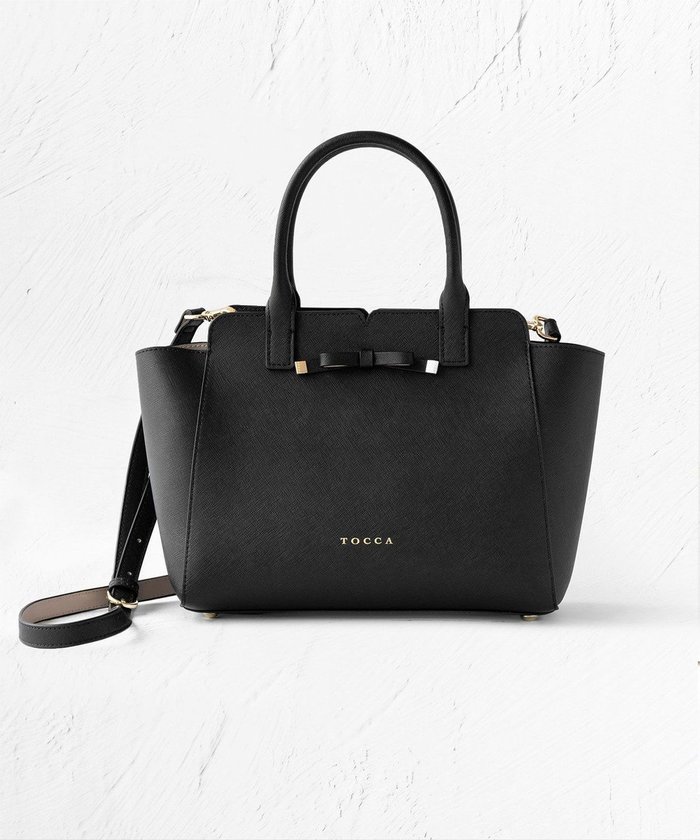【トッカ/TOCCA】のTINY RIBBON LEATHERTOTE トートバッグ インテリア・キッズ・メンズ・レディースファッション・服の通販 founy(ファニー) https://founy.com/ ファッション Fashion レディースファッション Ladies' Fashion Online バッグ Bag 2022年 2022 2022-2023秋冬・A/W Aw/Autumn/Winter//Fw/Fall-Winter/2022-2023 冬 Winter ショルダー Shoulder シンプル Simple フォーマル Formal ポケット Pocket リボン Ribbon エレガント 上品 Elegant A/W・秋冬 Aw・Autumn/Winter・Fw・Fall-Winter 財布 Wallet ビジネス 仕事 通勤 Business |ID: prp329100004582941 ipo3291000000032476477