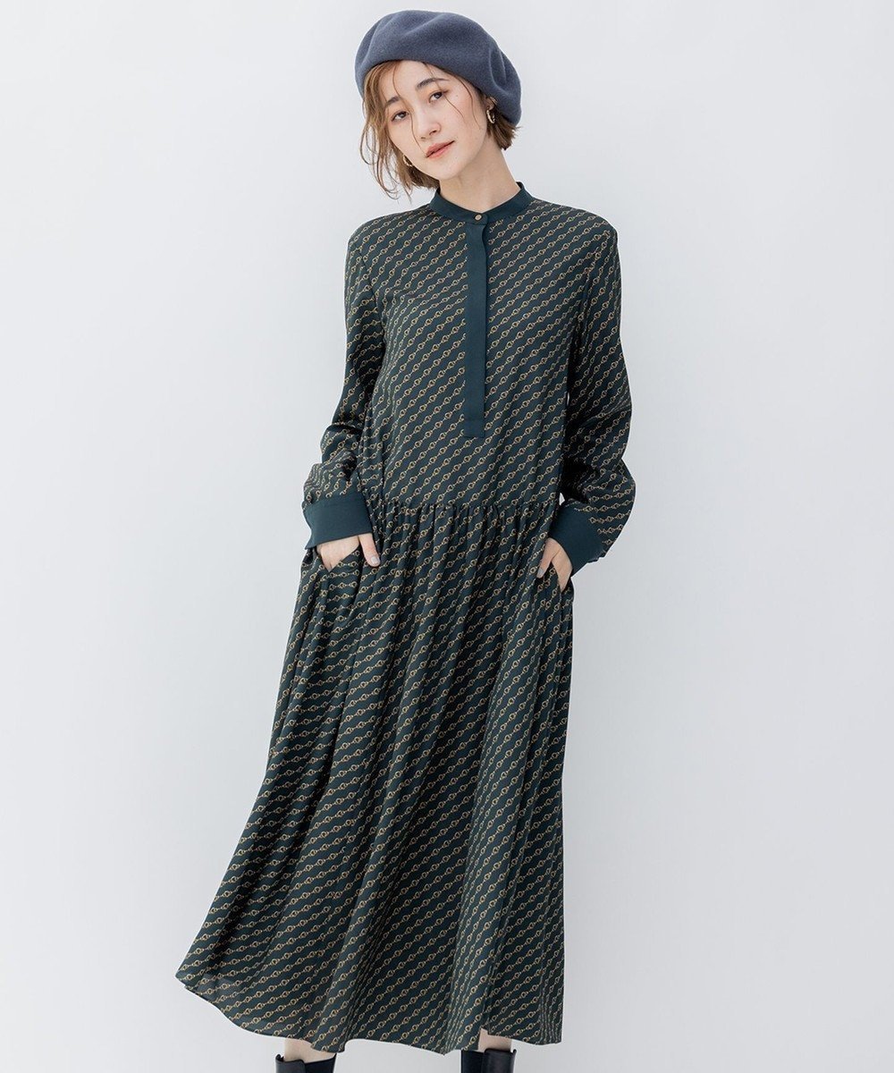 【23区/NIJYUSANKU】の【洗える】Ratti チェーンモチーフ ワンピース インテリア・キッズ・メンズ・レディースファッション・服の通販 founy(ファニー) 　ファッション　Fashion　レディースファッション　WOMEN　ワンピース　Dress　イタリア　Italy　洗える　Washable　秋　Autumn/Fall　カフス　Cuffs　クラシカル　Classical　クラシック　Classic　シルク　Silk　シンプル　Simple　スカーフ　Scarf　スタンド　Stand　ストライプ　Stripe　チェーン　Chain　トレンド　Trend　なめらか　Smooth　プリント　Print　プリーツ　Pleats　モチーフ　Motif　無地　Plain Color　A/W・秋冬　Aw・Autumn/Winter・Fw・Fall-Winter　再入荷　Restock/Back In Stock/Re Arrival　2023年　2023　2023-2024秋冬・A/W　Aw/Autumn/Winter//Fw/Fall-Winter/2023-2024　ダークグリーンプリント|ID: prp329100004584317 ipo3291000000032498727