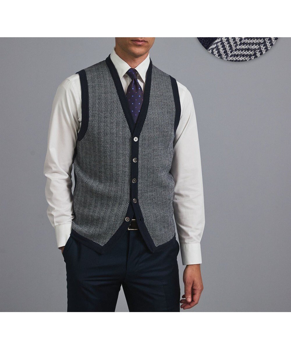 【五大陸/gotairiku / MEN】の体温調整に【洗える/チクチクしにくい/ピリングしにくい】イタリア糸 ハイゲージ ベスト_WOOL100% インテリア・キッズ・メンズ・レディースファッション・服の通販 founy(ファニー) 　ファッション　Fashion　メンズファッション　Fashion for Men　トップス・カットソー　Cut & Sew Tops　ニット・セーター / 定番トップス　Knit Tops & Sweaters　ベスト・ジレ　Vests & Gilets　イタリア　Italy　春　Spring　洗える　Machine Washable　抗菌　Antibacterial, Bacteria-Resistant　軽量　Lightweight, Ultra Light　スタイリッシュ　Stylish, Fashionable　スマート　Smart, Elegant　スーツ　Suit, Formalwear　セーター　Sweater, Knitwear　タートルネック　Turtleneck, High Neck　ドレス　Dress, One-Piece　人気　Popular, Best Seller　パターン　Pattern, Design Print　フラット　Flat, Flat Shoes　ベスト　Vest, Waistcoat　ベーシック　Basic, Essential　ポロシャツ　Polo Shirt, Collared Tee　半袖　Short Sleeve, Half Sleeve　メンズ　Men's, Menswear　レギュラー　Regular, Standard Fit　ロング　Long, Long-Length　冬　Winter / This Winter　A/W・秋冬　Autumn/Winter　S/S・春夏　SS, Spring/Summer, Warm Season　夏　Summer　ネイビー×ヘリンボーン柄|ID: prp329100004584445 ipo3291000000034198638