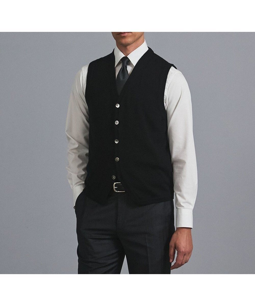【五大陸/gotairiku / MEN】の体温調整に【洗える/チクチクしにくい/ピリングしにくい】イタリア糸 ハイゲージ ベスト_WOOL100% インテリア・キッズ・メンズ・レディースファッション・服の通販 founy(ファニー) 　ファッション　Fashion　メンズファッション　Fashion for Men　トップス・カットソー　Cut & Sew Tops　ニット・セーター / 定番トップス　Knit Tops & Sweaters　ベスト・ジレ　Vests & Gilets　イタリア　Italy　春　Spring　洗える　Machine Washable　抗菌　Antibacterial, Bacteria-Resistant　軽量　Lightweight, Ultra Light　スタイリッシュ　Stylish, Fashionable　スマート　Smart, Elegant　スーツ　Suit, Formalwear　セーター　Sweater, Knitwear　タートルネック　Turtleneck, High Neck　ドレス　Dress, One-Piece　人気　Popular, Best Seller　パターン　Pattern, Design Print　フラット　Flat, Flat Shoes　ベスト　Vest, Waistcoat　ベーシック　Basic, Essential　ポロシャツ　Polo Shirt, Collared Tee　半袖　Short Sleeve, Half Sleeve　メンズ　Men's, Menswear　レギュラー　Regular, Standard Fit　ロング　Long, Long-Length　冬　Winter / This Winter　A/W・秋冬　Autumn/Winter　S/S・春夏　SS, Spring/Summer, Warm Season　夏　Summer　ブラック系|ID: prp329100004584445 ipo3291000000034198645