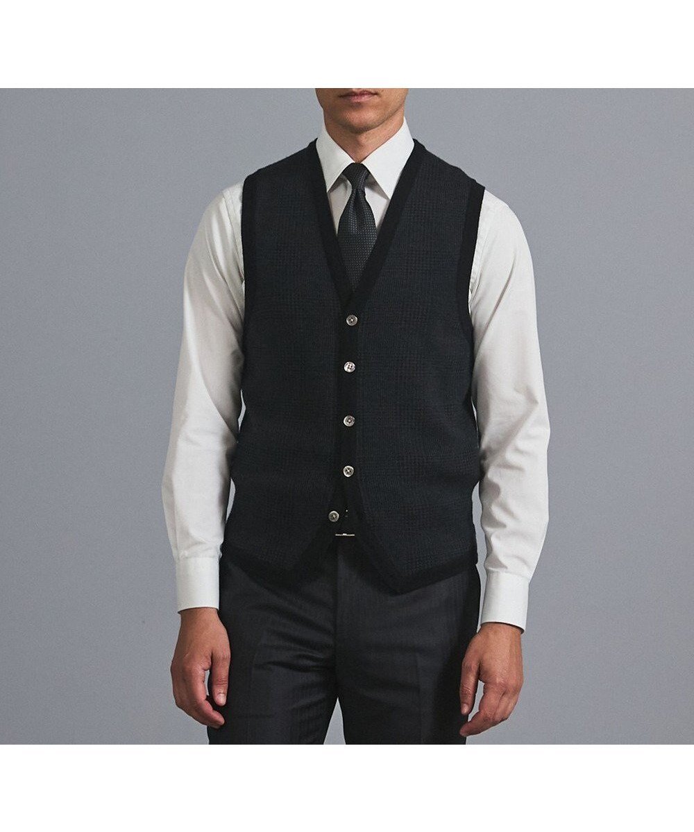 【五大陸/gotairiku / MEN】の体温調整に【洗える/チクチクしにくい/ピリングしにくい】イタリア糸 ハイゲージ ベスト_WOOL100% インテリア・キッズ・メンズ・レディースファッション・服の通販 founy(ファニー) 　ファッション　Fashion　メンズファッション　Fashion for Men　トップス・カットソー　Cut & Sew Tops　ニット・セーター / 定番トップス　Knit Tops & Sweaters　ベスト・ジレ　Vests & Gilets　イタリア　Italy　春　Spring　洗える　Machine Washable　抗菌　Antibacterial, Bacteria-Resistant　軽量　Lightweight, Ultra Light　スタイリッシュ　Stylish, Fashionable　スマート　Smart, Elegant　スーツ　Suit, Formalwear　セーター　Sweater, Knitwear　タートルネック　Turtleneck, High Neck　ドレス　Dress, One-Piece　人気　Popular, Best Seller　パターン　Pattern, Design Print　フラット　Flat, Flat Shoes　ベスト　Vest, Waistcoat　ベーシック　Basic, Essential　ポロシャツ　Polo Shirt, Collared Tee　半袖　Short Sleeve, Half Sleeve　メンズ　Men's, Menswear　レギュラー　Regular, Standard Fit　ロング　Long, Long-Length　冬　Winter / This Winter　A/W・秋冬　Autumn/Winter　S/S・春夏　SS, Spring/Summer, Warm Season　夏　Summer　ブラック×グレー細チェック|ID: prp329100004584445 ipo3291000000034198646