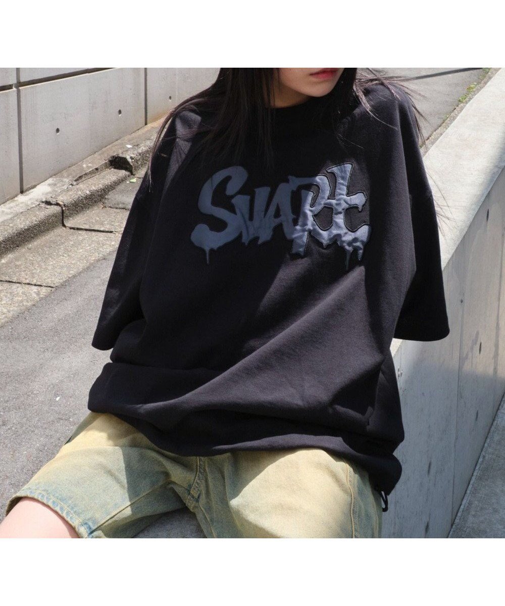 【ウィゴー/WEGO】の【ユニセックス着用ITEM】ワッペンロゴドロストBIG T(SS) インテリア・キッズ・メンズ・レディースファッション・服の通販 founy(ファニー) 　ファッション　Fashion　レディースファッション　Ladies' Fashion Online　トップス・カットソー　Tops/Tshirt　シャツ/ブラウス　Shirts/Blouses　ロング / Tシャツ　T-Shirts　カットソー　Cut and Sewn　春　Spring　カットソー　Cut And Sew　カーゴパンツ　Cargo Pants　シンプル　Simple　スマホ　Smartphone　デニム　Denim　ビッグ　Big　フロント　Front　半袖　Short Sleeve　ルーズ　Loose　S/S・春夏　Ss・Spring/Summer　おすすめ　Recommend　夏　Summer　ブラック|ID: prp329100004584482 ipo3291000000032515364